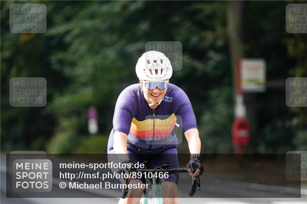 14.09.2025 - Stadtparktriathlon Michael Burmester http://msf.ph/oto/8910466 14.09.2025 10:39:07 Radfahren 636, 697, 732, 786 meine-sportfotos.de