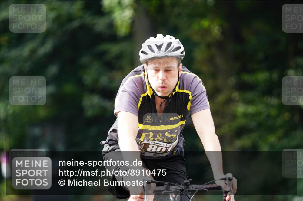 14.09.2025 - Stadtparktriathlon Michael Burmester http://msf.ph/oto/8910475 14.09.2025 10:39:19 Radfahren 515, 637, 758, 786, 801 meine-sportfotos.de