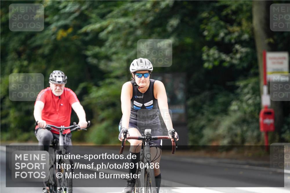 14.09.2025 - Stadtparktriathlon Michael Burmester http://msf.ph/oto/8910486 14.09.2025 10:39:35 Radfahren 598, 643, 650, 815 meine-sportfotos.de