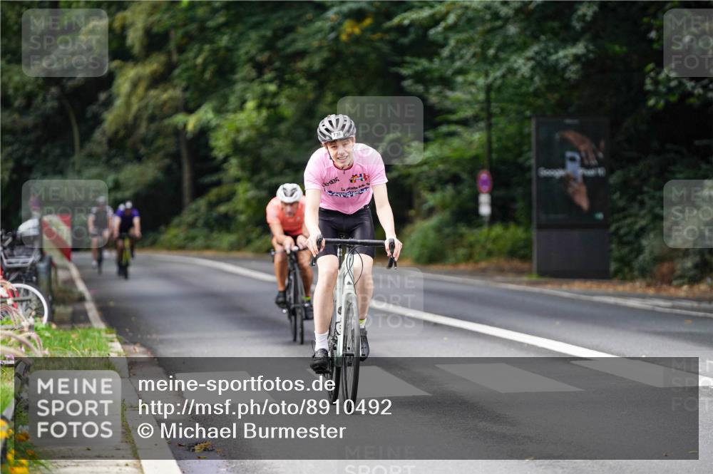 14.09.2025 - Stadtparktriathlon Michael Burmester http://msf.ph/oto/8910492 14.09.2025 10:39:56 Radfahren 647, 736, 740, 780, 790, 796 meine-sportfotos.de