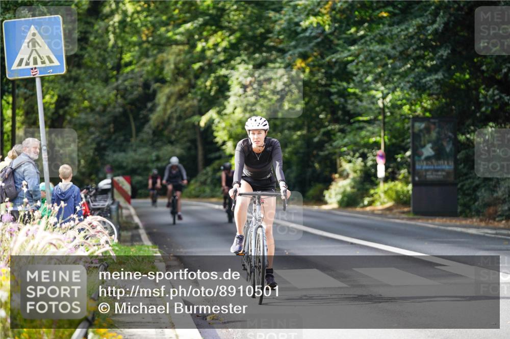 14.09.2025 - Stadtparktriathlon Michael Burmester http://msf.ph/oto/8910501 14.09.2025 10:40:15 Radfahren 626, 712, 714 meine-sportfotos.de
