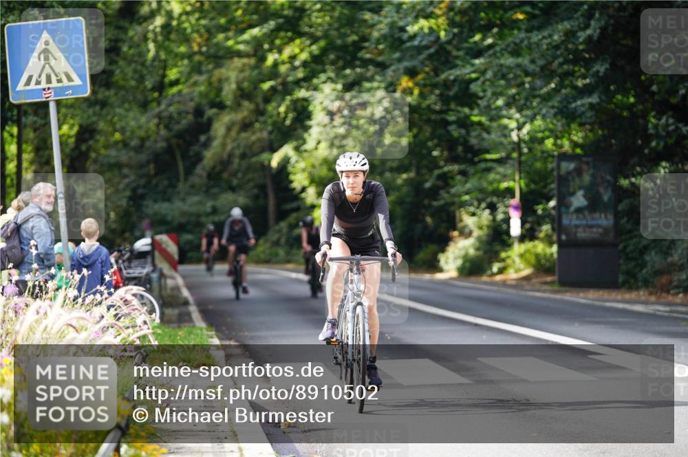 14.09.2025 - Stadtparktriathlon Michael Burmester http://msf.ph/oto/8910502 14.09.2025 10:40:15 Radfahren 626, 712, 714 meine-sportfotos.de