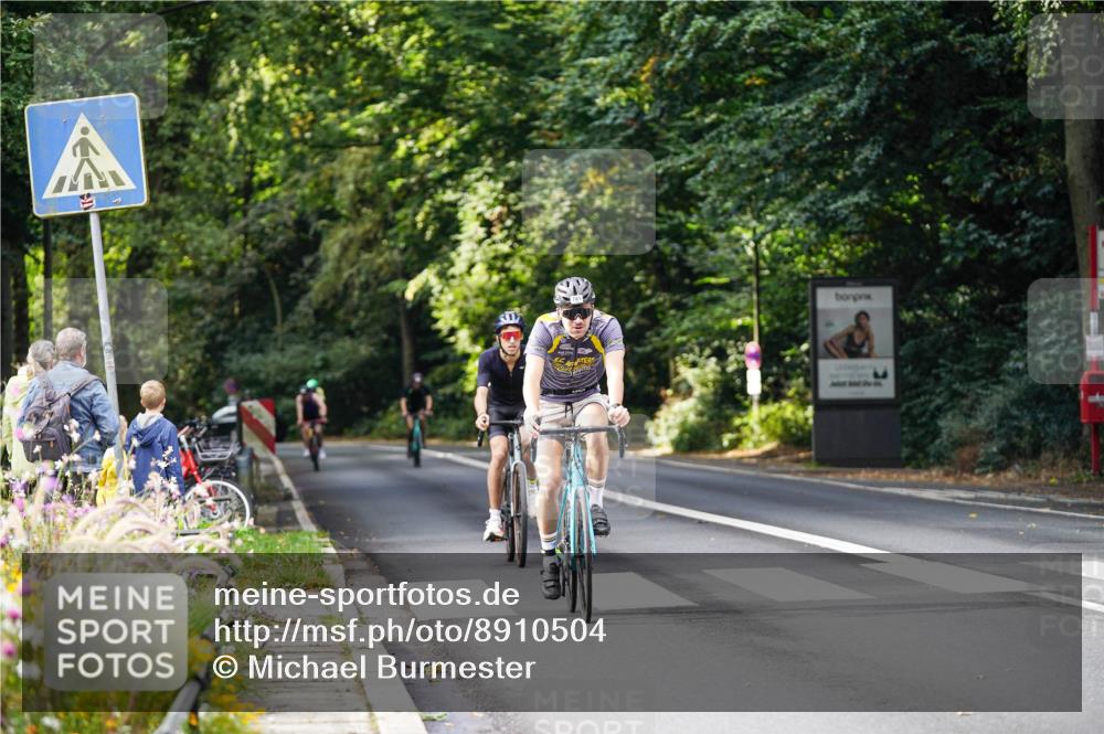 14.09.2025 - Stadtparktriathlon Michael Burmester http://msf.ph/oto/8910504 14.09.2025 10:41:03 Radfahren 662, 665, 729, 762, 771, 778, 781, 802 meine-sportfotos.de