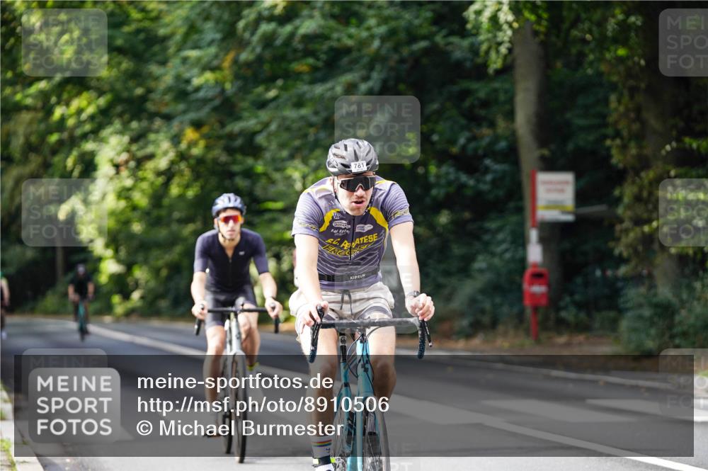 14.09.2025 - Stadtparktriathlon Michael Burmester http://msf.ph/oto/8910506 14.09.2025 10:41:04 Radfahren 662, 665, 746, 762, 771, 778, 781, 802 meine-sportfotos.de