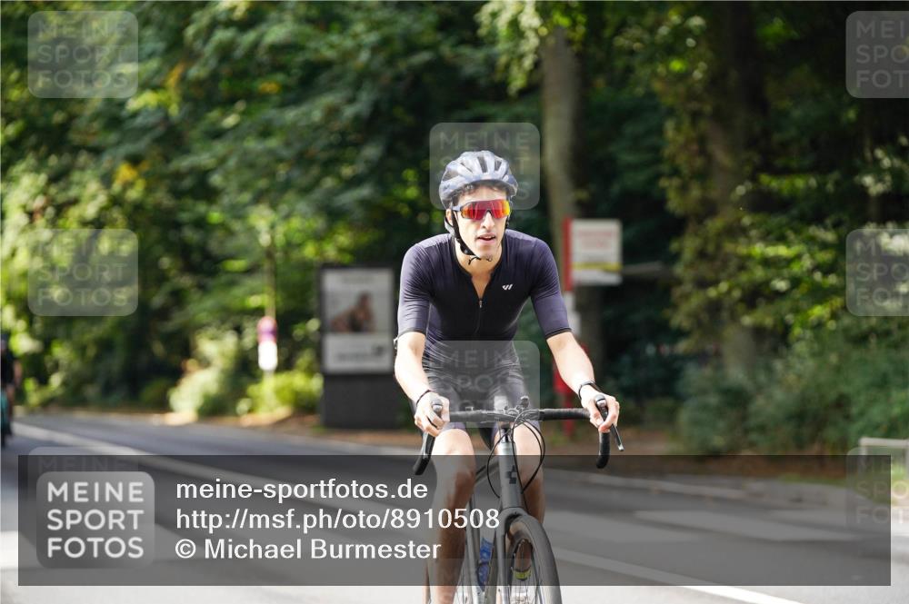 14.09.2025 - Stadtparktriathlon Michael Burmester http://msf.ph/oto/8910508 14.09.2025 10:41:05 Radfahren 662, 665, 746, 762, 771, 778, 781, 802 meine-sportfotos.de