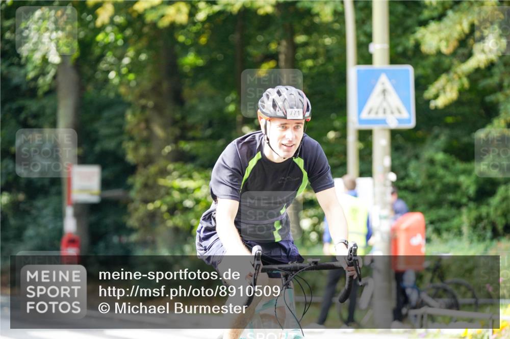 14.09.2025 - Stadtparktriathlon Michael Burmester http://msf.ph/oto/8910509 14.09.2025 10:41:11 Radfahren 746, 771, 778, 791, 802 meine-sportfotos.de