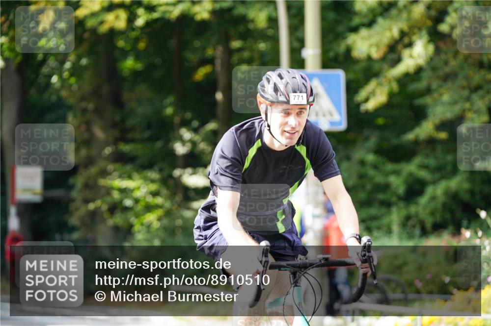 14.09.2025 - Stadtparktriathlon Michael Burmester http://msf.ph/oto/8910510 14.09.2025 10:41:11 Radfahren 746, 771, 778, 791, 802 meine-sportfotos.de