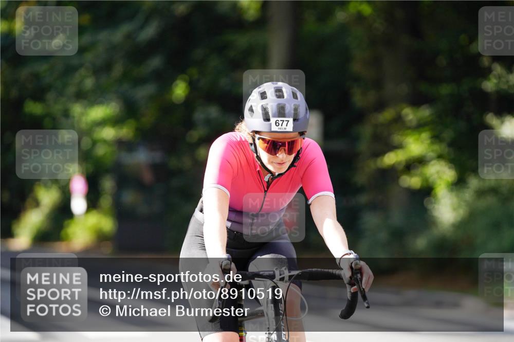 14.09.2025 - Stadtparktriathlon Michael Burmester http://msf.ph/oto/8910519 14.09.2025 10:44:30 Radfahren 633, 677, 720, 727, 752 meine-sportfotos.de