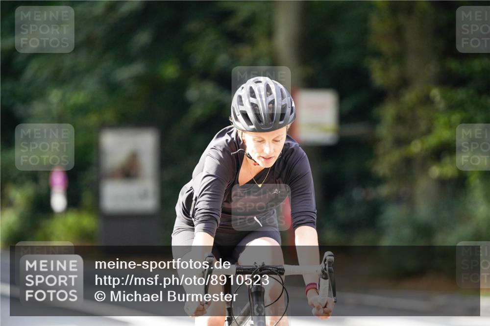 14.09.2025 - Stadtparktriathlon Michael Burmester http://msf.ph/oto/8910523 14.09.2025 10:44:48 Radfahren 631, 694, 743, 750, 785, 813 meine-sportfotos.de