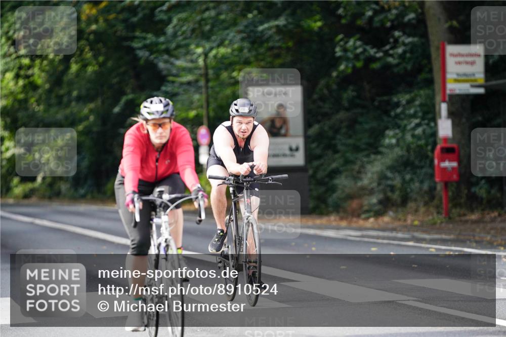 14.09.2025 - Stadtparktriathlon Michael Burmester http://msf.ph/oto/8910524 14.09.2025 10:44:50 Radfahren 631, 694, 743, 750, 785, 804 meine-sportfotos.de