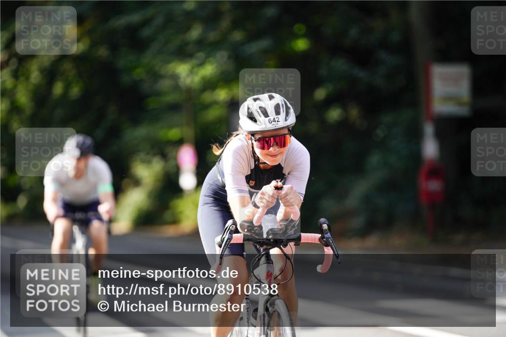 14.09.2025 - Stadtparktriathlon Michael Burmester http://msf.ph/oto/8910538 14.09.2025 10:45:18 Radfahren 642, 723, 730, 748, 759, 799, 800 meine-sportfotos.de