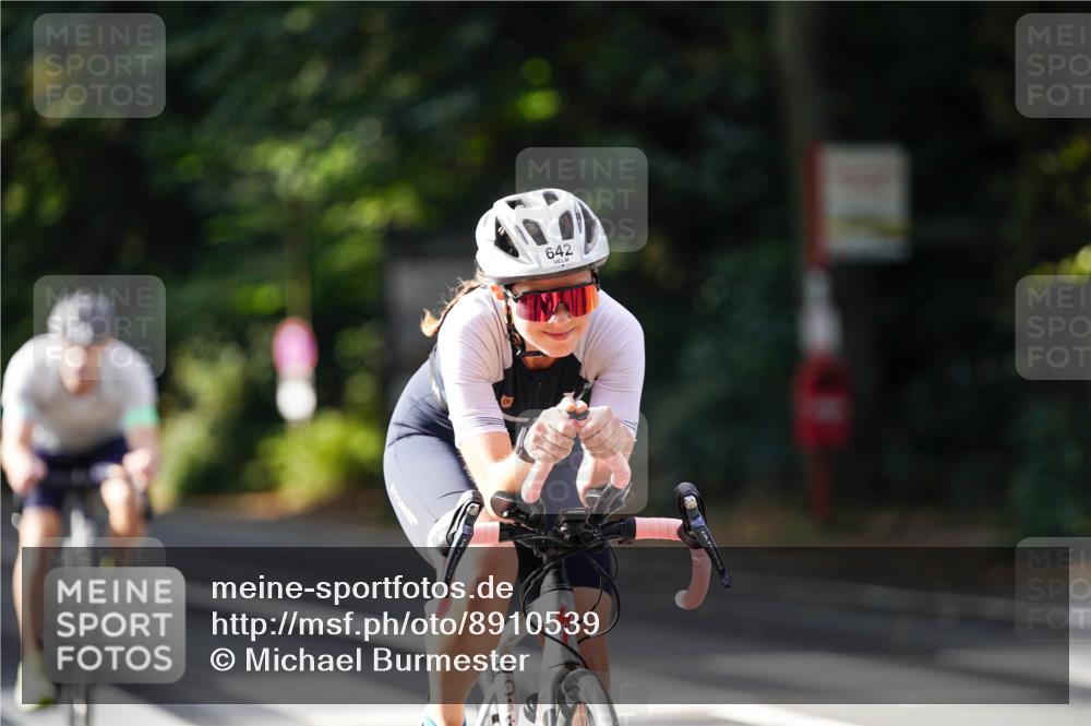 14.09.2025 - Stadtparktriathlon Michael Burmester http://msf.ph/oto/8910539 14.09.2025 10:45:18 Radfahren 642, 723, 730, 748, 759, 799, 800 meine-sportfotos.de