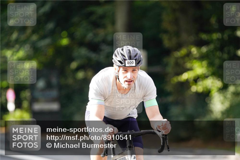 14.09.2025 - Stadtparktriathlon Michael Burmester http://msf.ph/oto/8910541 14.09.2025 10:45:19 Radfahren 642, 723, 730, 748, 800 meine-sportfotos.de