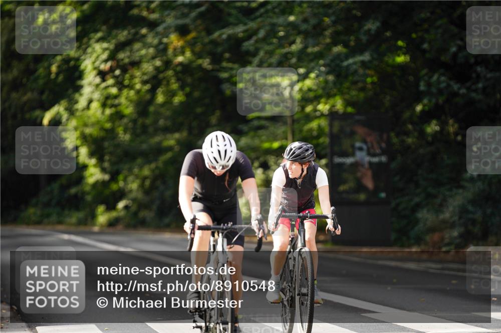 14.09.2025 - Stadtparktriathlon Michael Burmester http://msf.ph/oto/8910548 14.09.2025 10:45:31 Radfahren 639, 648, 685, 730 meine-sportfotos.de
