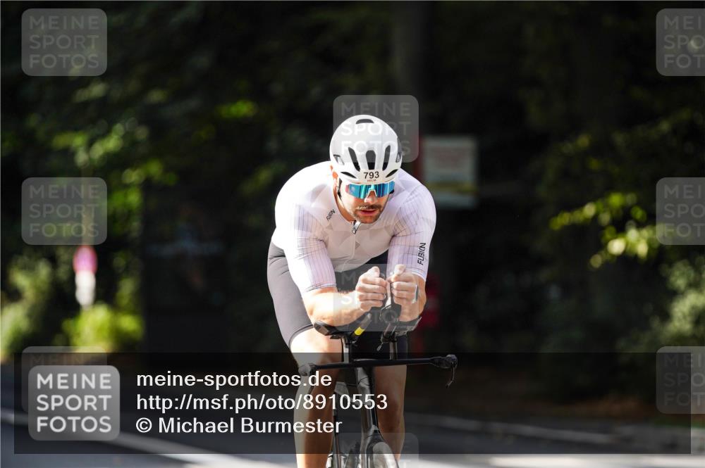 14.09.2025 - Stadtparktriathlon Michael Burmester http://msf.ph/oto/8910553 14.09.2025 10:47:50 Radfahren 641, 697, 729, 787, 793 meine-sportfotos.de