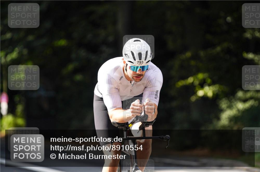 14.09.2025 - Stadtparktriathlon Michael Burmester http://msf.ph/oto/8910554 14.09.2025 10:47:50 Radfahren 641, 697, 729, 787, 793 meine-sportfotos.de