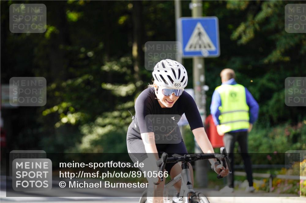 14.09.2025 - Stadtparktriathlon Michael Burmester http://msf.ph/oto/8910566 14.09.2025 10:48:06 Radfahren 647, 662, 665, 728, 740, 749, 762, 765, 777, 818 meine-sportfotos.de