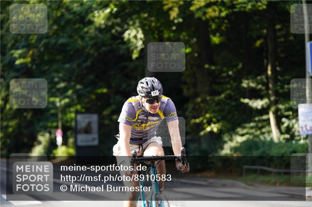 14.09.2025 - Stadtparktriathlon Michael Burmester http://msf.ph/oto/8910583 14.09.2025 10:48:32 Radfahren 769, 781, 807 meine-sportfotos.de