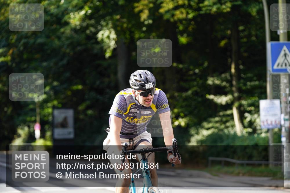 14.09.2025 - Stadtparktriathlon Michael Burmester http://msf.ph/oto/8910584 14.09.2025 10:48:33 Radfahren 769, 781, 807 meine-sportfotos.de