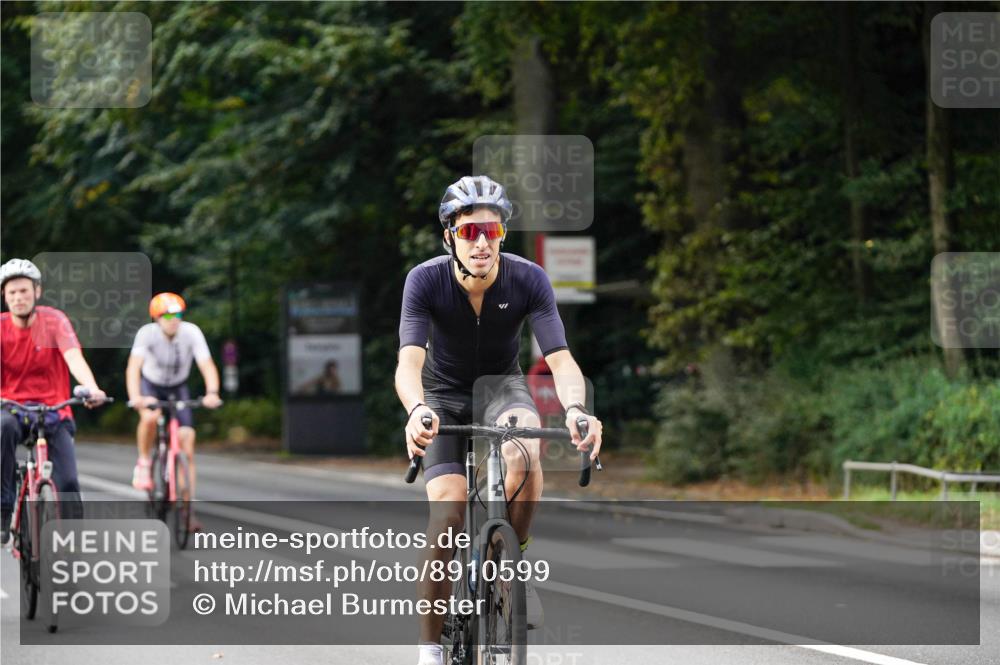 14.09.2025 - Stadtparktriathlon Michael Burmester http://msf.ph/oto/8910599 14.09.2025 10:49:01 Radfahren 558, 674, 746, 760, 770, 771, 778, 802 meine-sportfotos.de