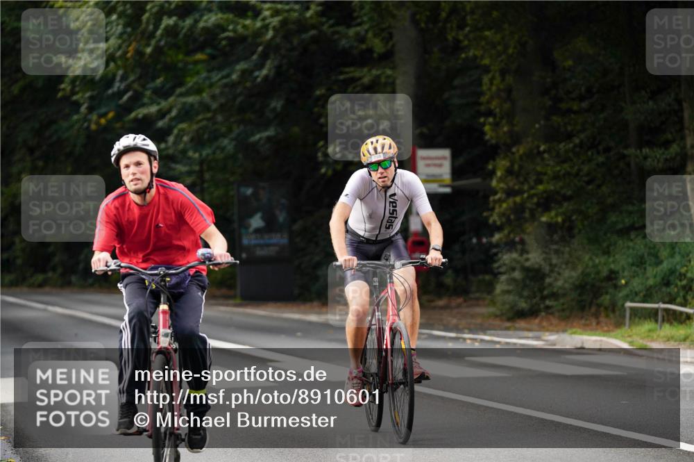 14.09.2025 - Stadtparktriathlon Michael Burmester http://msf.ph/oto/8910601 14.09.2025 10:49:02 Radfahren 558, 674, 746, 760, 770, 771, 778, 802 meine-sportfotos.de