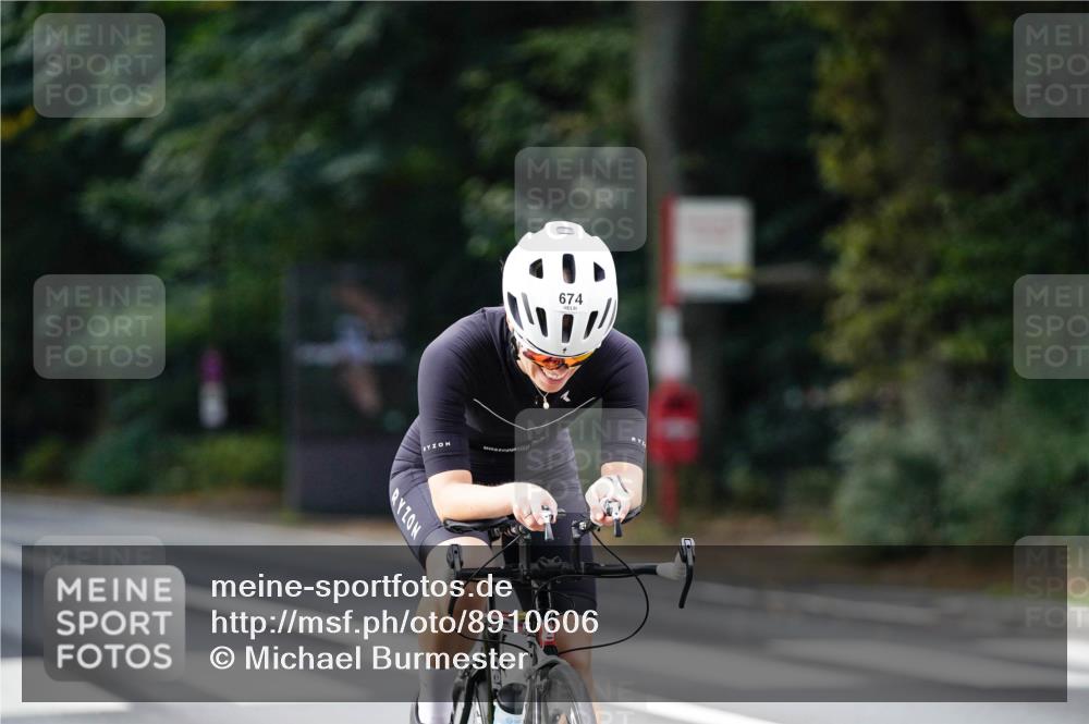 14.09.2025 - Stadtparktriathlon Michael Burmester http://msf.ph/oto/8910606 14.09.2025 10:49:10 Radfahren 558, 637, 674, 755, 770, 774, 816 meine-sportfotos.de