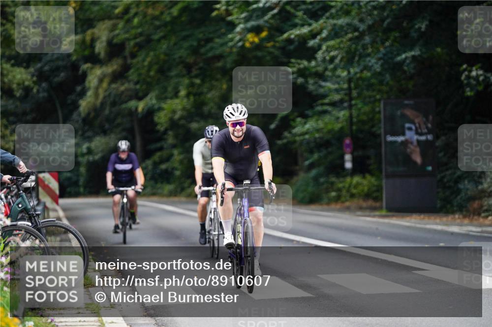14.09.2025 - Stadtparktriathlon Michael Burmester http://msf.ph/oto/8910607 14.09.2025 10:49:12 Radfahren 637, 674, 755, 770, 774, 816 meine-sportfotos.de