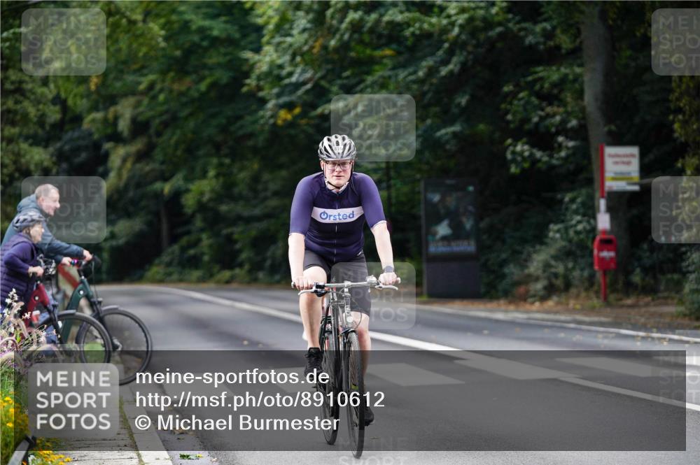 14.09.2025 - Stadtparktriathlon Michael Burmester http://msf.ph/oto/8910612 14.09.2025 10:49:16 Radfahren 637, 755, 774, 816 meine-sportfotos.de