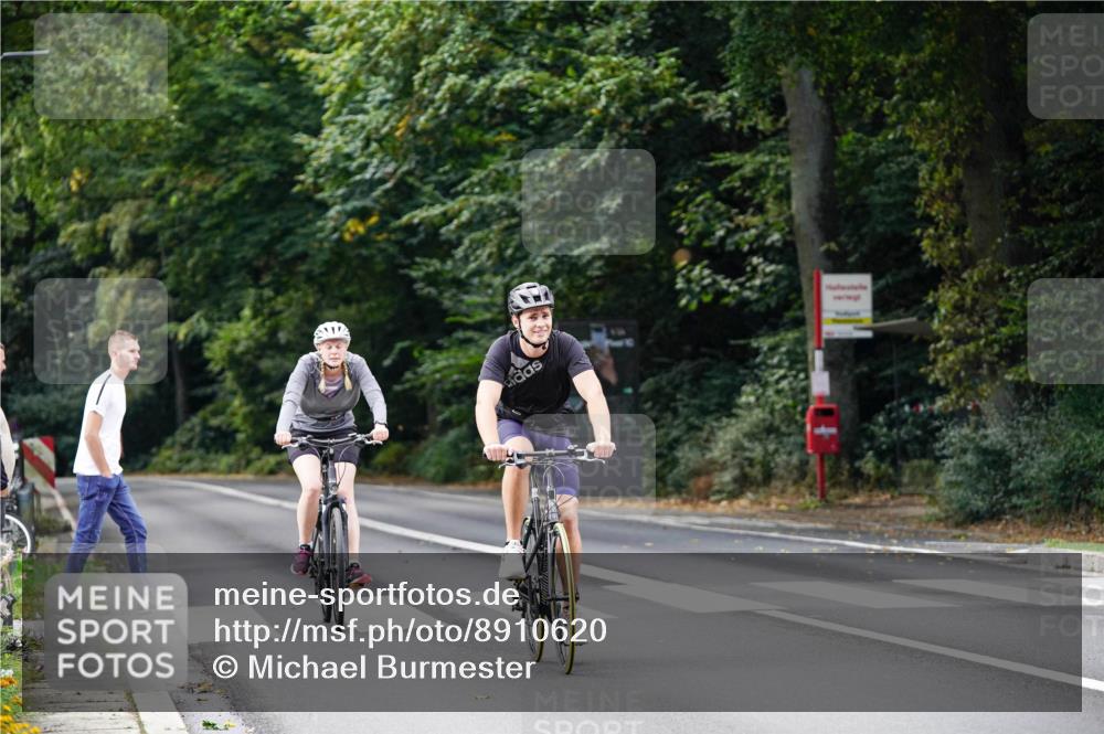 14.09.2025 - Stadtparktriathlon Michael Burmester http://msf.ph/oto/8910620 14.09.2025 10:49:36 Radfahren 712, 714, 791, 821 meine-sportfotos.de