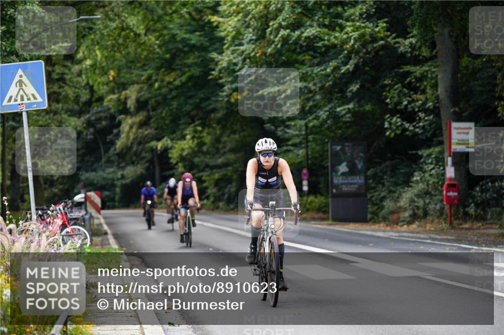 14.09.2025 - Stadtparktriathlon Michael Burmester http://msf.ph/oto/8910623 14.09.2025 10:49:45 Radfahren 638, 643, 744, 754 meine-sportfotos.de