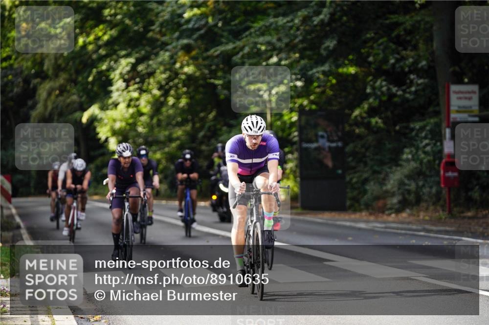 14.09.2025 - Stadtparktriathlon Michael Burmester http://msf.ph/oto/8910635 14.09.2025 10:50:08 Radfahren 681, 692, 764, 783, 788, 798, 811, 817, 820 meine-sportfotos.de