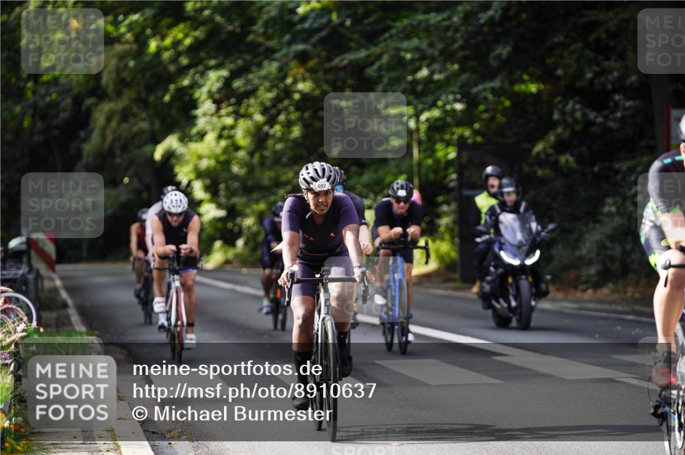 14.09.2025 - Stadtparktriathlon Michael Burmester http://msf.ph/oto/8910637 14.09.2025 10:50:10 Radfahren 681, 692, 764, 783, 788, 798, 811, 817, 820 meine-sportfotos.de