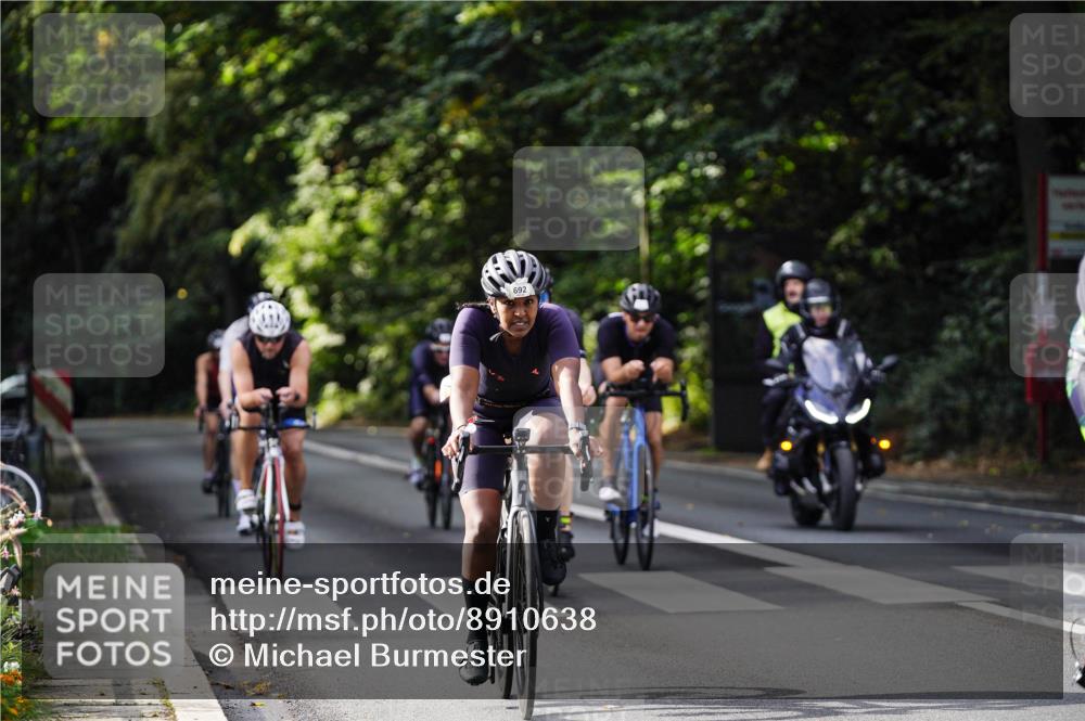 14.09.2025 - Stadtparktriathlon Michael Burmester http://msf.ph/oto/8910638 14.09.2025 10:50:10 Radfahren 681, 692, 764, 783, 788, 798, 811, 817, 820 meine-sportfotos.de