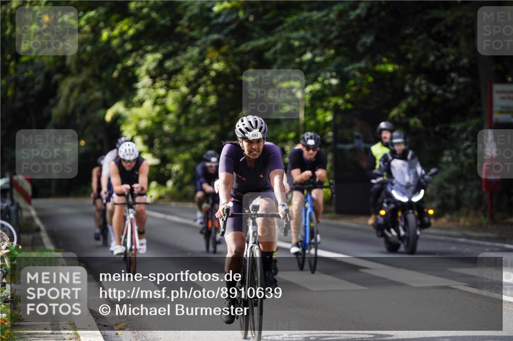 14.09.2025 - Stadtparktriathlon Michael Burmester http://msf.ph/oto/8910639 14.09.2025 10:50:10 Radfahren 681, 692, 764, 783, 788, 798, 811, 817, 820 meine-sportfotos.de