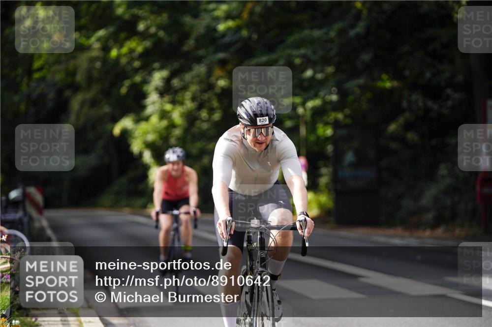 14.09.2025 - Stadtparktriathlon Michael Burmester http://msf.ph/oto/8910642 14.09.2025 10:50:12 Radfahren 681, 692, 764, 783, 788, 798, 811, 817, 820 meine-sportfotos.de