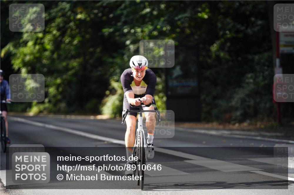 14.09.2025 - Stadtparktriathlon Michael Burmester http://msf.ph/oto/8910646 14.09.2025 10:50:27 Radfahren 698, 710, 763 meine-sportfotos.de