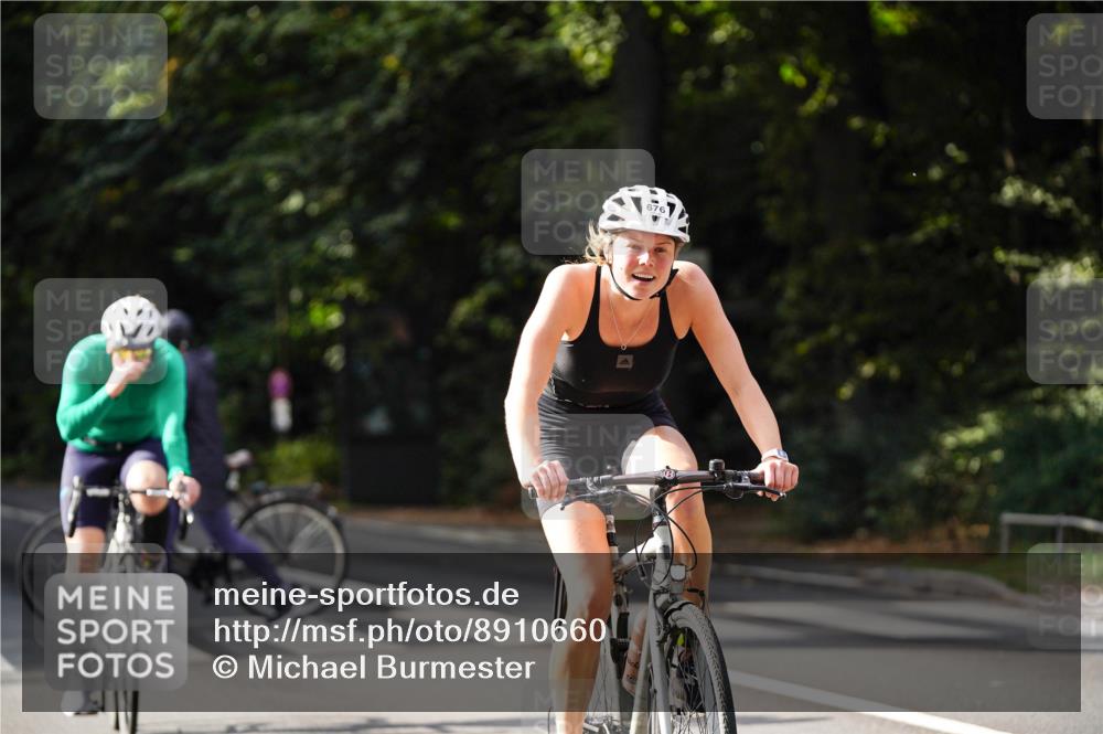 14.09.2025 - Stadtparktriathlon Michael Burmester http://msf.ph/oto/8910660 14.09.2025 10:50:39 Radfahren 676, 683, 739, 753, 782 meine-sportfotos.de