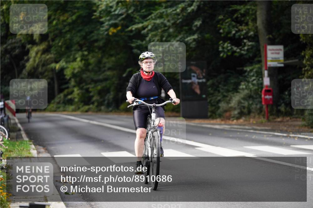 14.09.2025 - Stadtparktriathlon Michael Burmester http://msf.ph/oto/8910686 14.09.2025 10:51:31 Radfahren 664, 682 meine-sportfotos.de