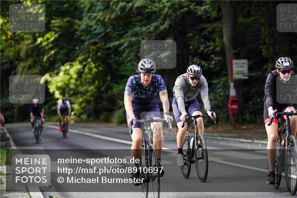 14.09.2025 - Stadtparktriathlon Michael Burmester http://msf.ph/oto/8910697 14.09.2025 10:51:54 Radfahren 651, 693, 724, 727, 743, 750, 752, 775, 804 meine-sportfotos.de