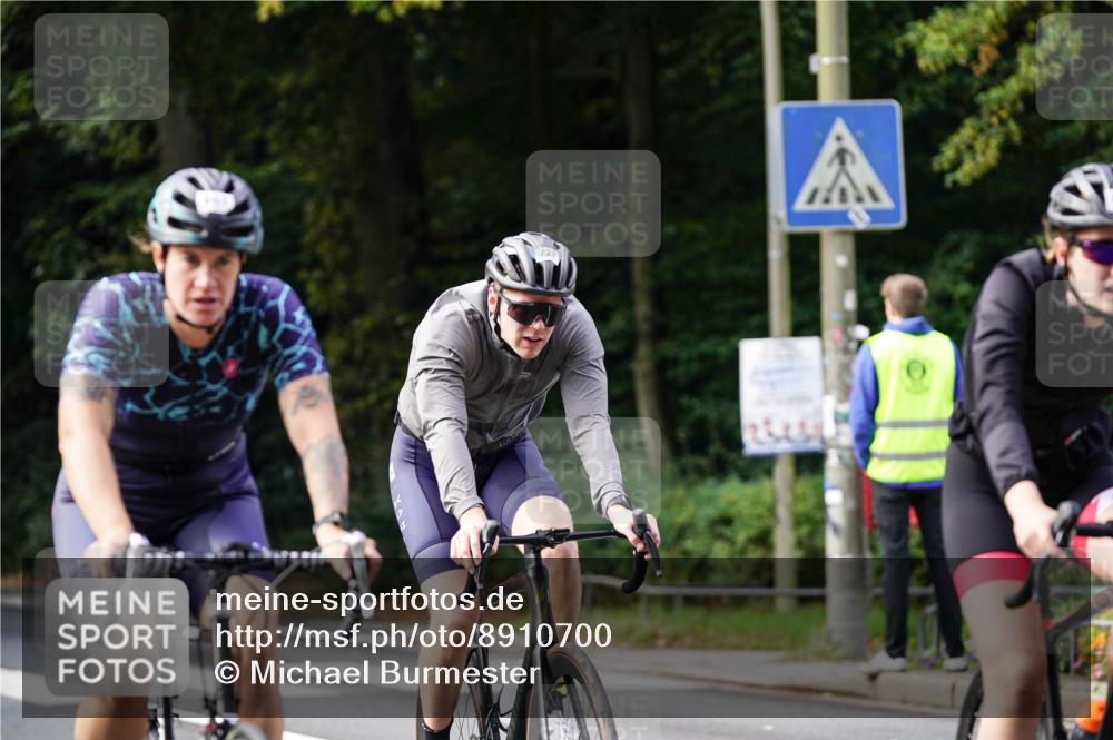 14.09.2025 - Stadtparktriathlon Michael Burmester http://msf.ph/oto/8910700 14.09.2025 10:51:54 Radfahren 651, 693, 724, 727, 743, 750, 752, 775, 804 meine-sportfotos.de