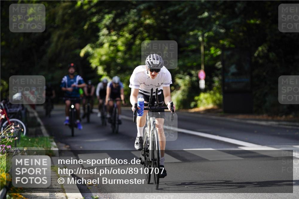 14.09.2025 - Stadtparktriathlon Michael Burmester http://msf.ph/oto/8910707 14.09.2025 10:52:08 Radfahren 661, 720, 759, 772, 785, 799, 813 meine-sportfotos.de