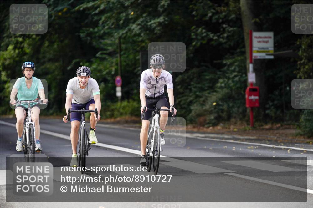 14.09.2025 - Stadtparktriathlon Michael Burmester http://msf.ph/oto/8910727 14.09.2025 10:52:23 Radfahren 633, 655, 663, 748, 797, 800, 805, 806 meine-sportfotos.de