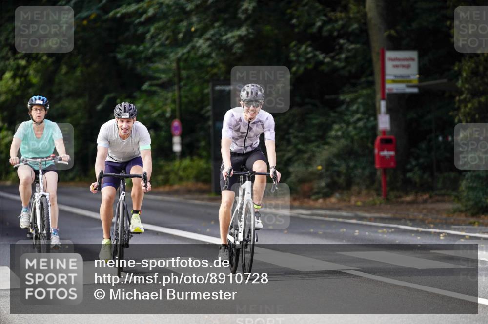 14.09.2025 - Stadtparktriathlon Michael Burmester http://msf.ph/oto/8910728 14.09.2025 10:52:23 Radfahren 633, 655, 663, 748, 797, 800, 805, 806 meine-sportfotos.de