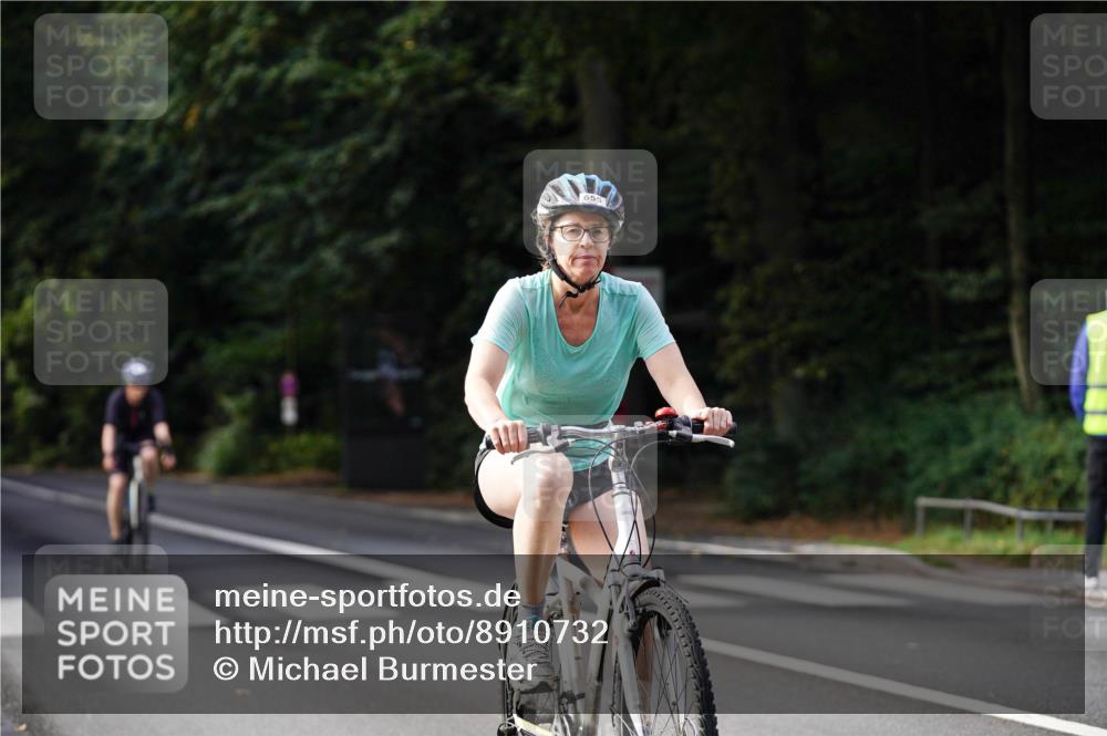 14.09.2025 - Stadtparktriathlon Michael Burmester http://msf.ph/oto/8910732 14.09.2025 10:52:26 Radfahren 633, 655, 663, 677, 748, 800, 805 meine-sportfotos.de