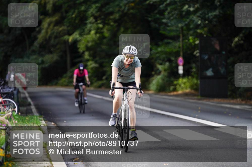 14.09.2025 - Stadtparktriathlon Michael Burmester http://msf.ph/oto/8910737 14.09.2025 10:52:30 Radfahren 633, 655, 663, 677, 748, 800 meine-sportfotos.de