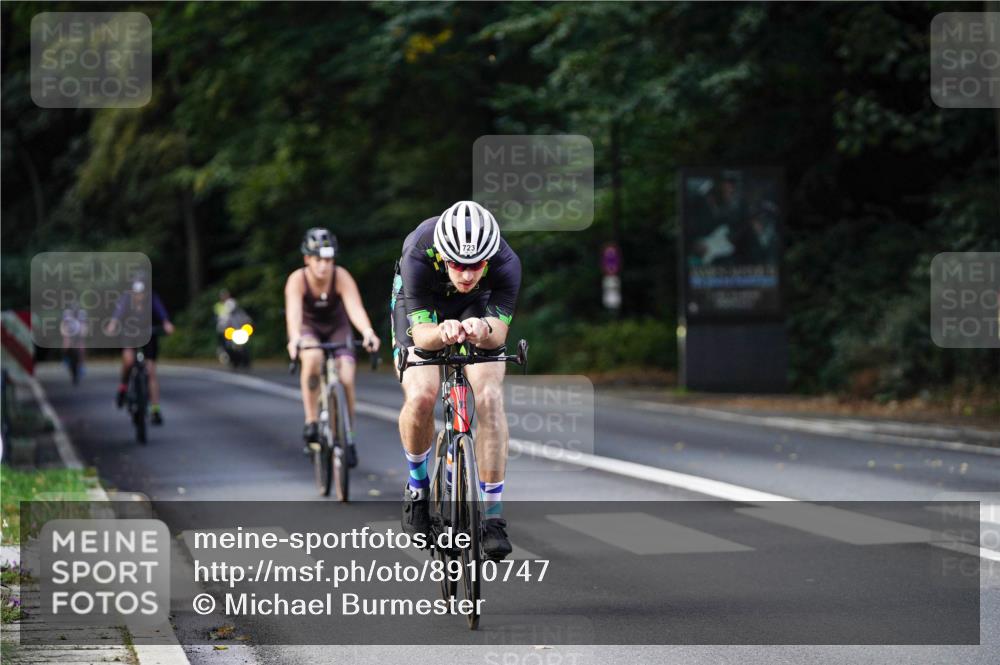 14.09.2025 - Stadtparktriathlon Michael Burmester http://msf.ph/oto/8910747 14.09.2025 10:52:49 Radfahren 646, 657, 694, 718, 723 meine-sportfotos.de