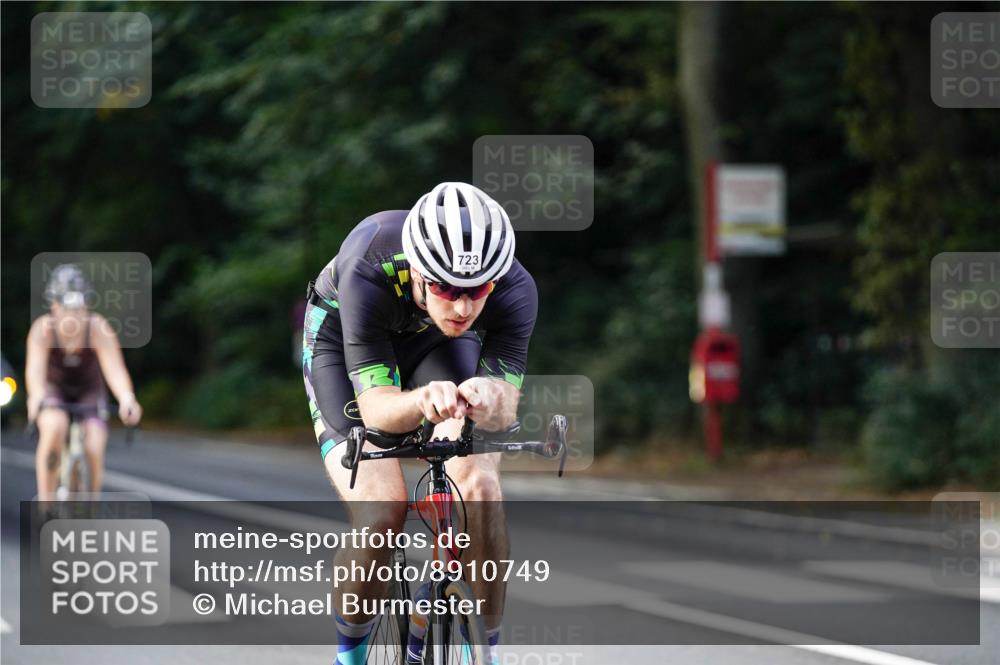 14.09.2025 - Stadtparktriathlon Michael Burmester http://msf.ph/oto/8910749 14.09.2025 10:52:50 Radfahren 646, 657, 718, 723 meine-sportfotos.de