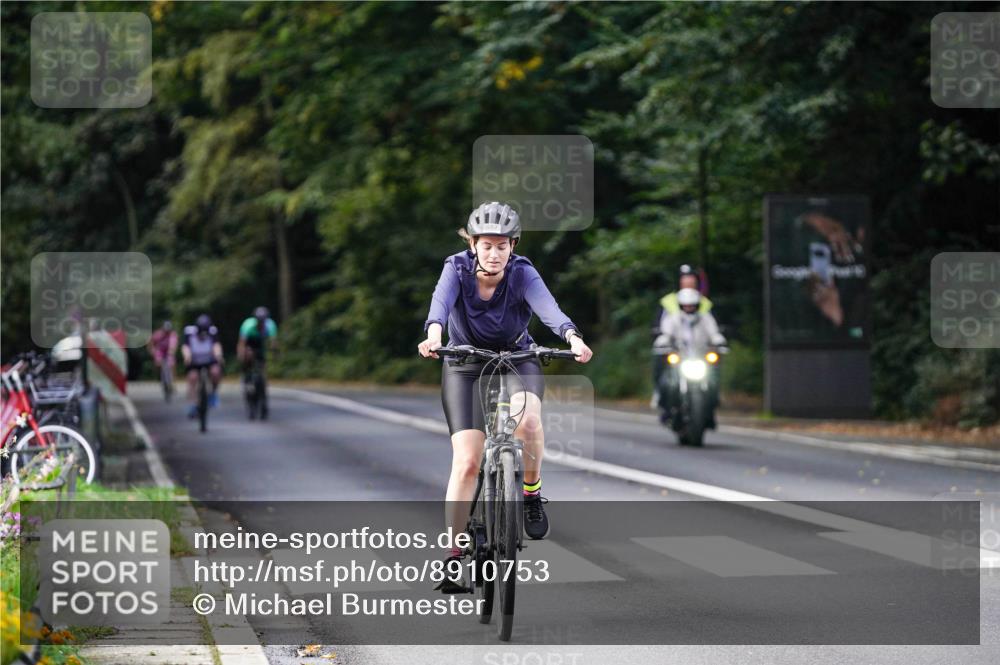 14.09.2025 - Stadtparktriathlon Michael Burmester http://msf.ph/oto/8910753 14.09.2025 10:52:54 Radfahren 646, 657, 708, 723, 730 meine-sportfotos.de