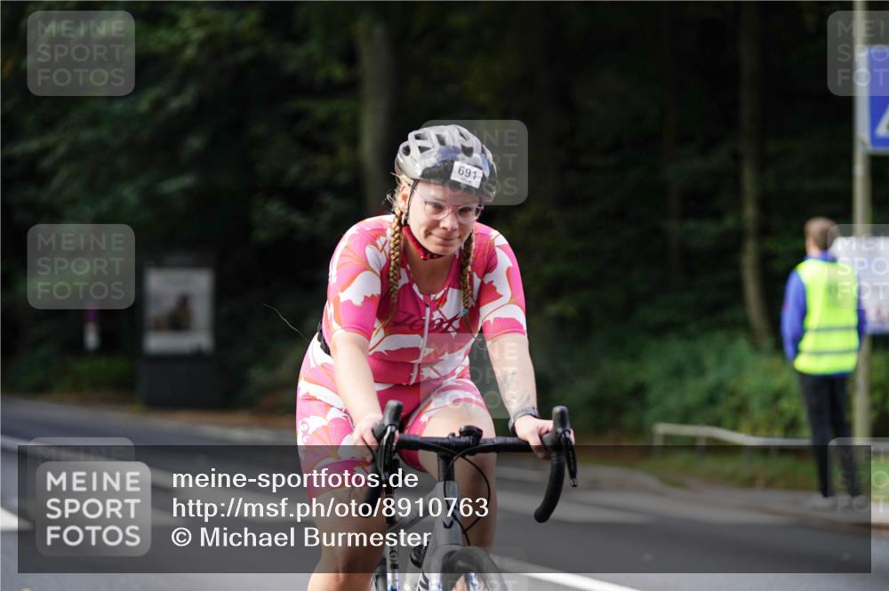 14.09.2025 - Stadtparktriathlon Michael Burmester http://msf.ph/oto/8910763 14.09.2025 10:53:05 Radfahren 691, 708, 730, 734 meine-sportfotos.de