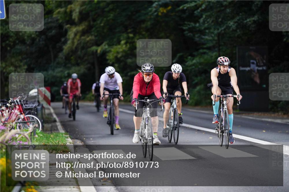 14.09.2025 - Stadtparktriathlon Michael Burmester http://msf.ph/oto/8910773 14.09.2025 10:53:48 Radfahren 631, 685, 758, 766, 808 meine-sportfotos.de